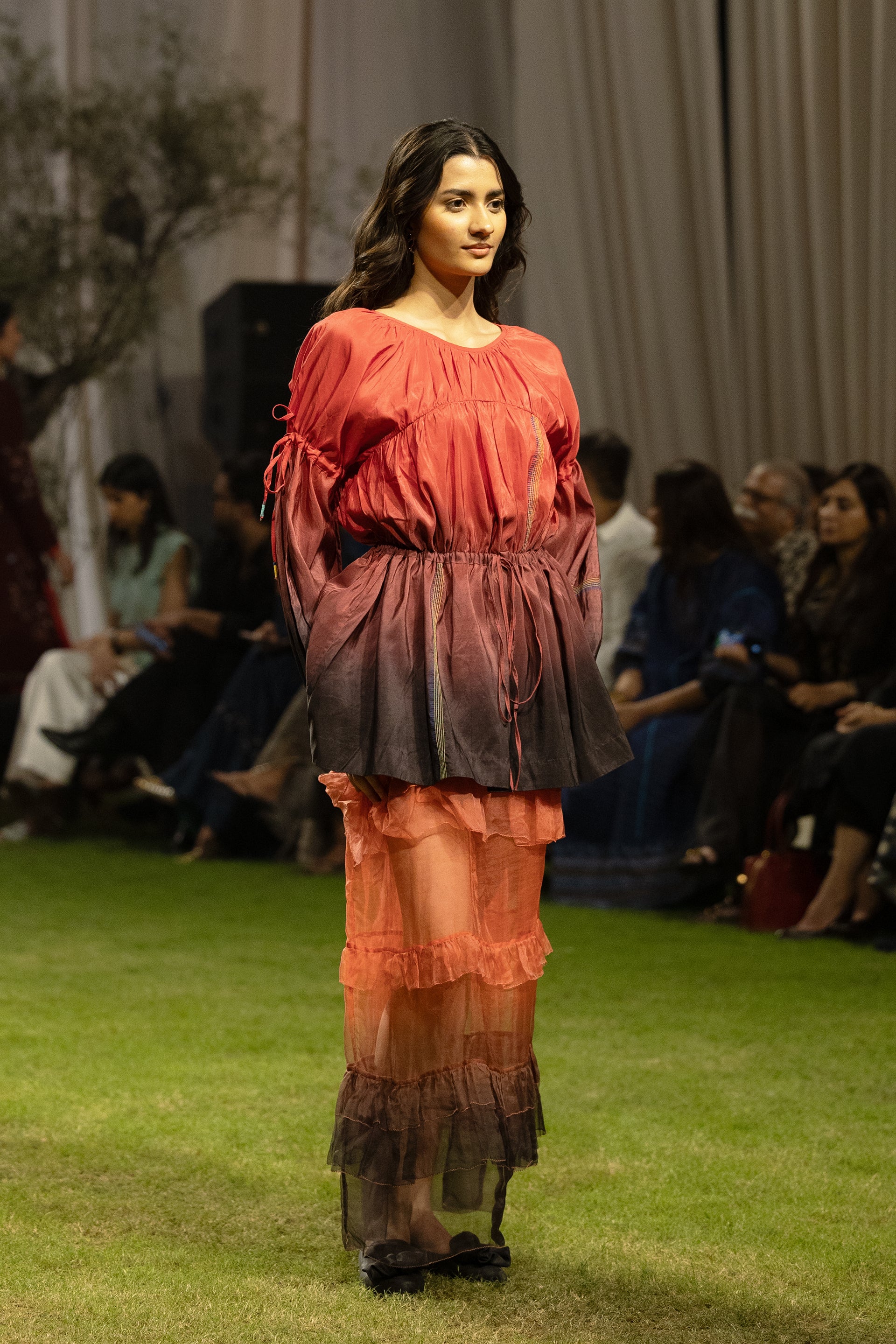 LOOK 38