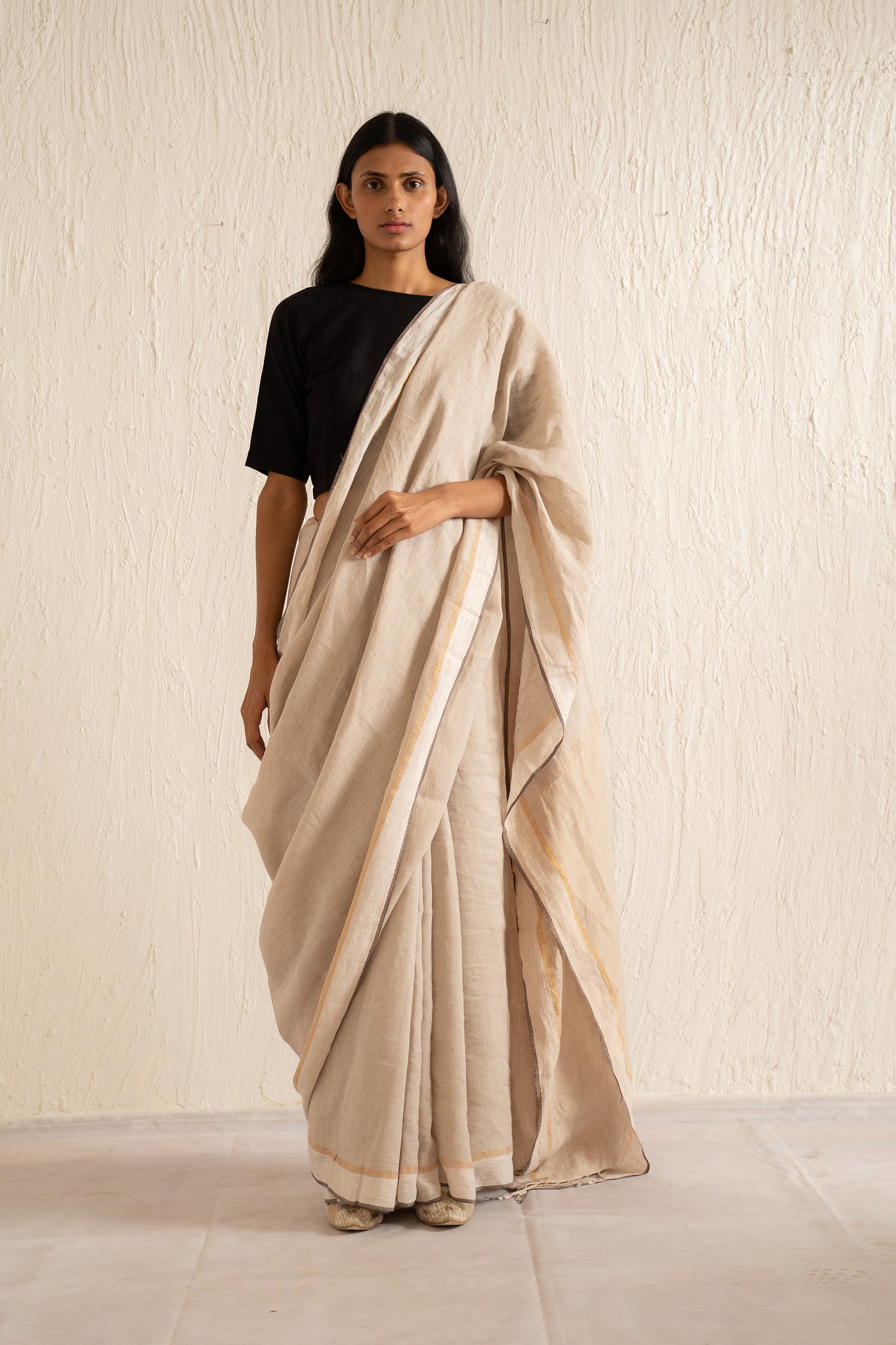 LINEN SAREE WITH ZARI BORDER